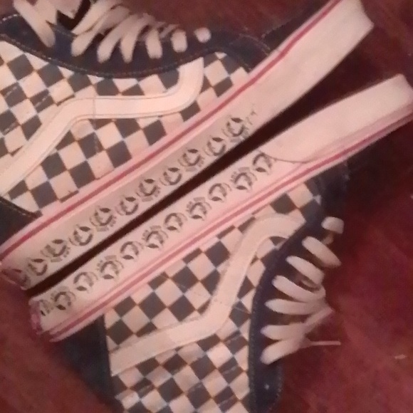 Vans - Picture 4 of 11